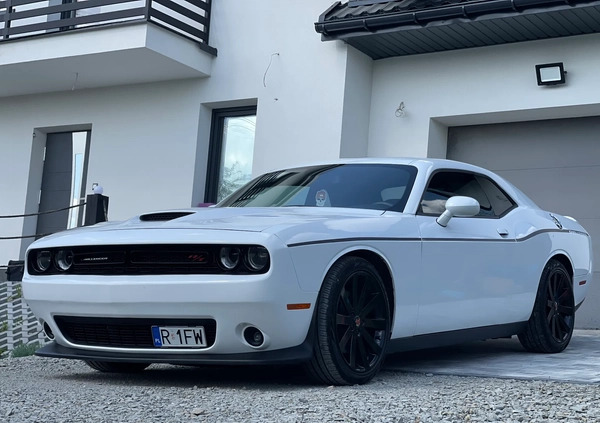 Dodge Challenger cena 110000 przebieg: 63200, rok produkcji 2018 z Rzeszów małe 154